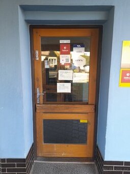 Dveře Prosklené Pravé s madlem