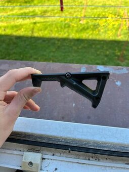 Taktický airsoftový grip