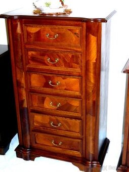 nádherná šuplíková komoda