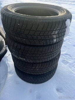 Zimní pneu 205/55 r16 sada.