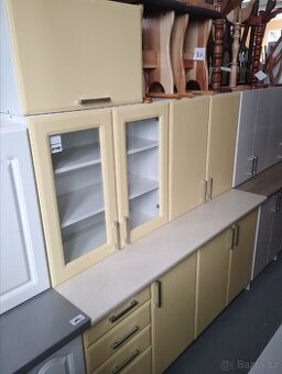 Kuchyně vanilka žlutá