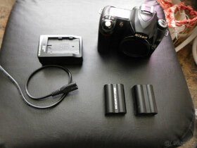 tělo dig zrcadlovky Nikon D50+2 baterie+ nabíječka