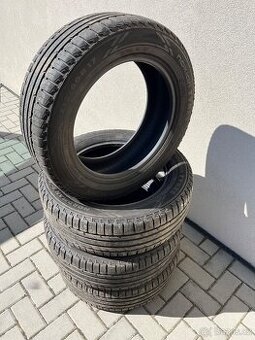 Letni pneu Nokian 215/60R17