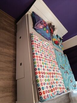 Postel s led osvětlením