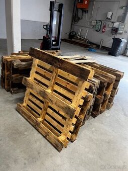 Palety cca 12ks za 200lc vse