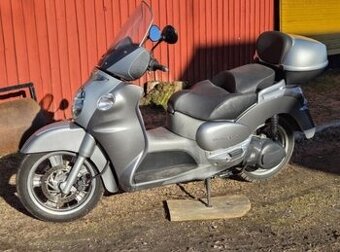 Aprilia Scarabeo 500 ABS. Na díly - Jen díly Rok 2003