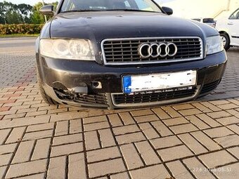 Přední nárazník a práva mřížka mlhovky na Audi A4 B6