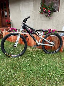 Slopestyle dirt kolo rose the jester fox 32
