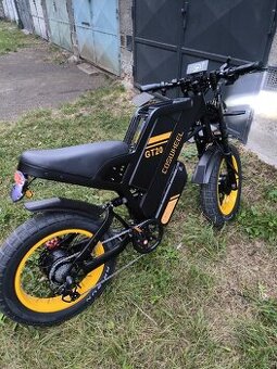 Elektrokolo se dvěma motory