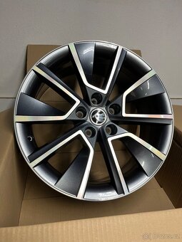 Škoda Octavia R18 Originální nová sada