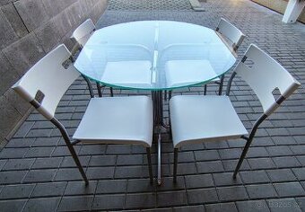 Skleněný jídelní stůl+ 4 židle