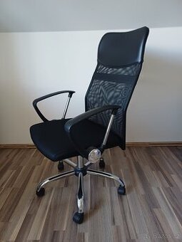 Zánovní kancelářská židle