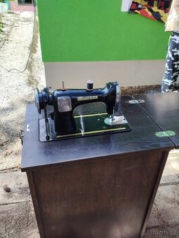 PRODÁM ŠICÍ STROJ MINERVA