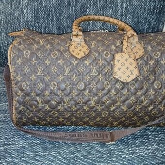 Prošívaná cestovní taška LV hnědá