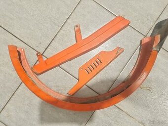 Blatník zadní, kryty řetězu babetta 210