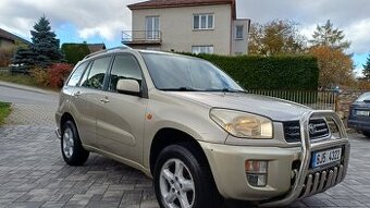 toyota rav4 4x4  2.0 benzin ve velmi peknem stavu