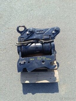 Prodám kompletní powertilt NEKR na JCB (7-8t)