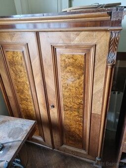 Šatní skříň - historické