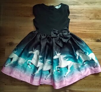 Společenské šaty H&M PC 699 Kč s nosorožci