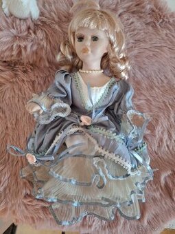 Porcelánová panenka 20 cm