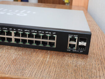 1U switch Cisco SG200-26 gigabit 2x Combo SFP 10/100/1000Mbp