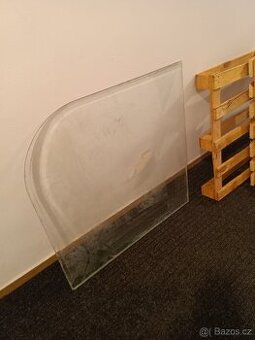 Sklo pod kmna 90x90 cm