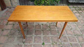 Prodám  celodřevěný konferenční stolek