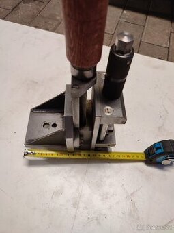 Soustruh-frëzovací suport