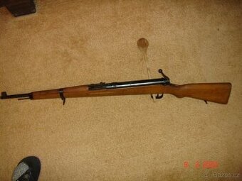 Prodám pěknou vojenskou vzduchovka, vhodná do sbírky i na st