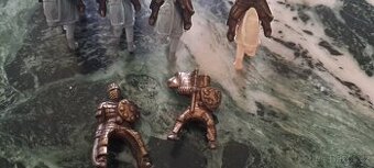 Hračky z Kinder,autíčka setrvačník,svítící