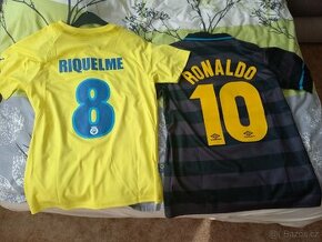 Fotbalové dresy legend (Ronaldo a Riquelme)