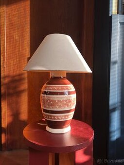 Stará keramická lampa