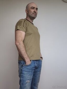 🔥 Taktické funkční tričko – ideální do lesa i do města