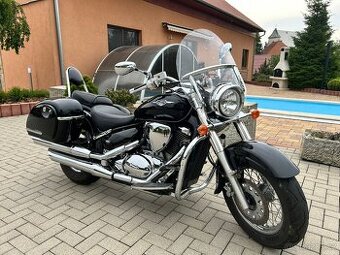 Suzuki Intruder