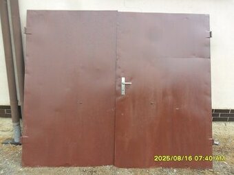 Prodám dvoukřídlé plechové vrata