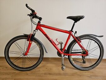 Trekové kolo Patar, rám hliník 17 (43 cm), jeté ženou