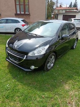 Peugeot 208 allure max.vybava
