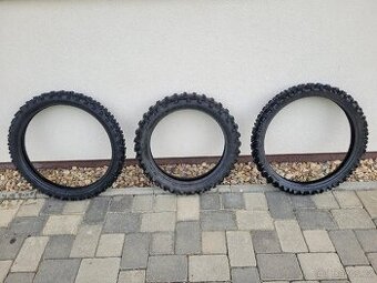 Pneu cross 100/90-21, 140/80-18, 90/90-21 jeté