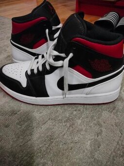 Air Jordan1 Mid Bílé