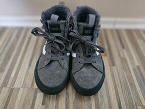 Prodám kožené zateplené kotníkové boty zn. Vans vel. 33 - 1