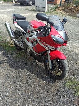 Yamaha R6