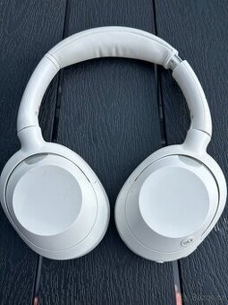 Bluetooth sluchátka SONY ULT WEAR bílá