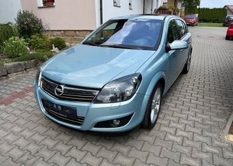 Opel Astra 1,8i Panorama Top stav benzín