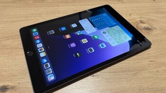 Apple iPad 7 32GB, příslušenství, 3200Kč