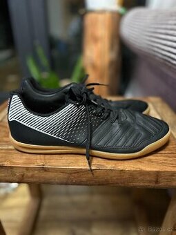 Sportovní boty do haly, sálovky, 43 decathlon