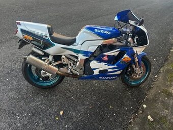 Suzuki gsxr 750
