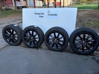 Sada zánovních zimních ALU kol Škoda |5x112; 235/55/19|