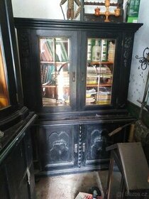 starožitné skříně
