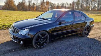 Mercedes Benz V6 C320Cdi 165kW, r. 2006