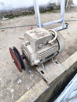 Prodám elektromotor 3 KW